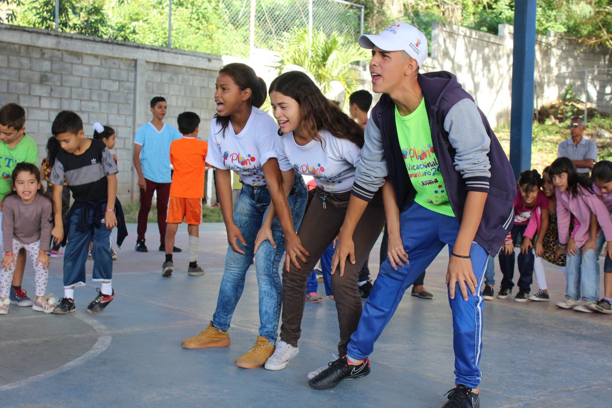 JEHYSONGUZMAN's tweet photo. En el marco del Plan de Escuelas Abiertas en el Estado Bilivariano de Mérida, hemos activado 438 instituciones educativas atendiendo con mucha diversión y educación recreativa a más de 52MIL niñas y niños de la Zona Educativa N°14.   2/2 https://t.co/PM7kPUNTqi