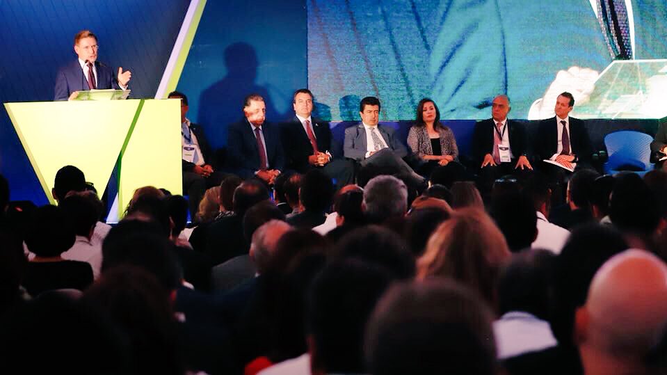raroma47's tweet photo. Esta noche en la inauguración del VI congreso minería durango 2018.@AispuroDurango 
En nombre de @ATelloC @gobiernozac cómo coordinador de comisión de minería @CONAGO_oficial manifestamos la gran disposición de trabajo en la agenda prioritaria del sector . https://t.co/ZZHk8OrUQ3