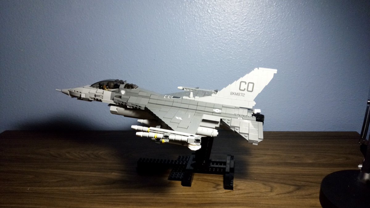 brickmania f 16
