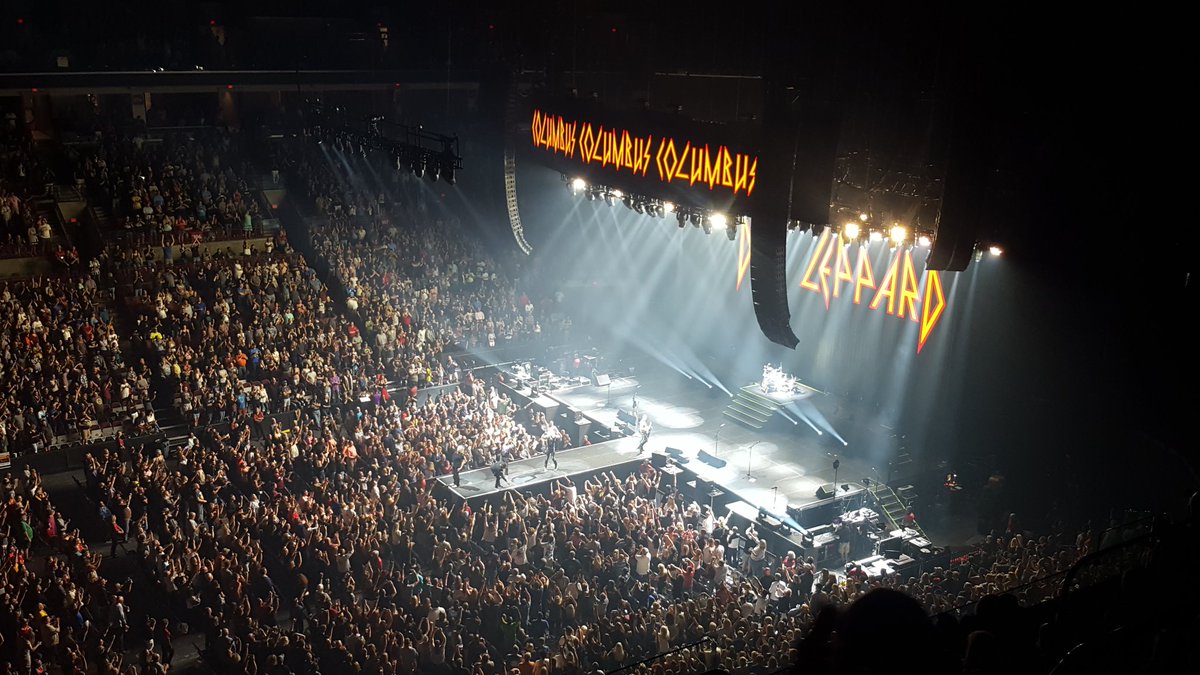 LoveYourRedness's tweet photo. Last minute ticket scalping to attend an amazing concert with @DefLeppard and @JourneyOfficial, best decision of the day! Aside from the steak sandwich I had for lunch... ๐ค๐ถ๐ค๐ธ๐น
#DefLeppard #journeyofficial #lastminutefun #spontaneous #concert #greatnight https://t.co/v3LYDWNUhj