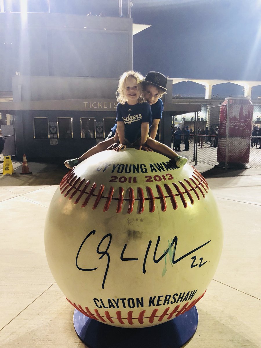 MiguelBearden's tweet photo. Just a magical night at the Ravine!  Didn’t hear that Jeru, but felt @djsevere all night long. Let’s go @Dodgers and bow down to @ClaytonKersh22 . #respek #mydayinla https://t.co/q6Kaq6Xh9M