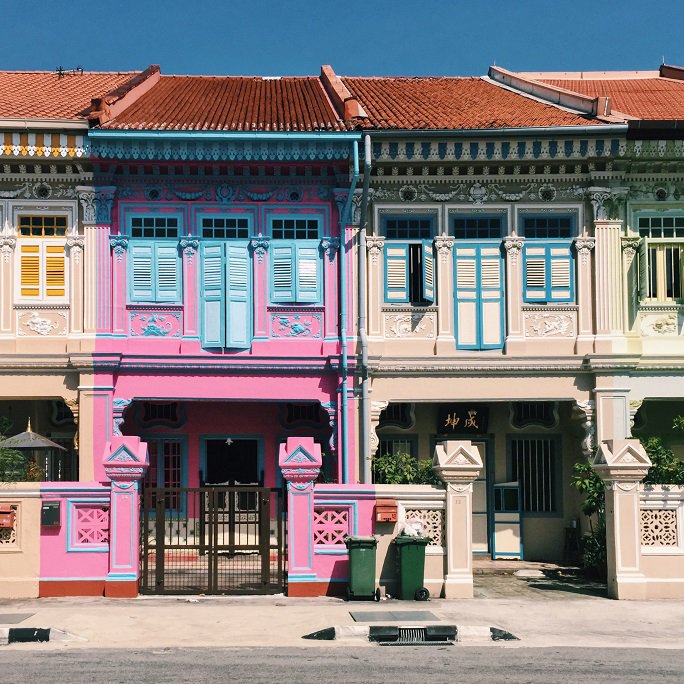 royalplazasg's tweet image. A10: We’re definitely #TeamSingapore! Call us biased, but if you read our list of reasons why (bit.ly/2w5RAhs), you’ll probably be on your next flight into #Singapore ! 😊 #PreferredChat