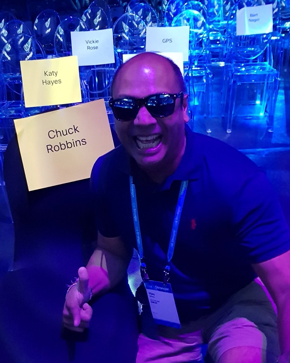 vijmagic's tweet image. Front Row ..Cisco closing ceremony
@ChuckRobbins @CiscoUKI @WeAreCisco @Cisco