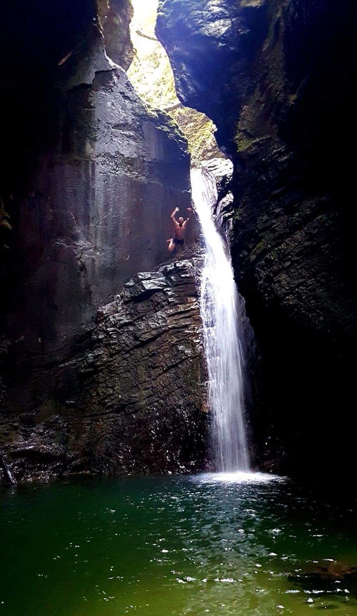 ChallengeSlide's tweet image. #wielkikozjak 
Team #slidechallenge ćwiczył na południu Europy. Nie zabrakło oczywiście &quot;koz(j)ackich&quot; skoków do wody💪 A #dolinasoczy ? Piękna i gorąco polecamy👌