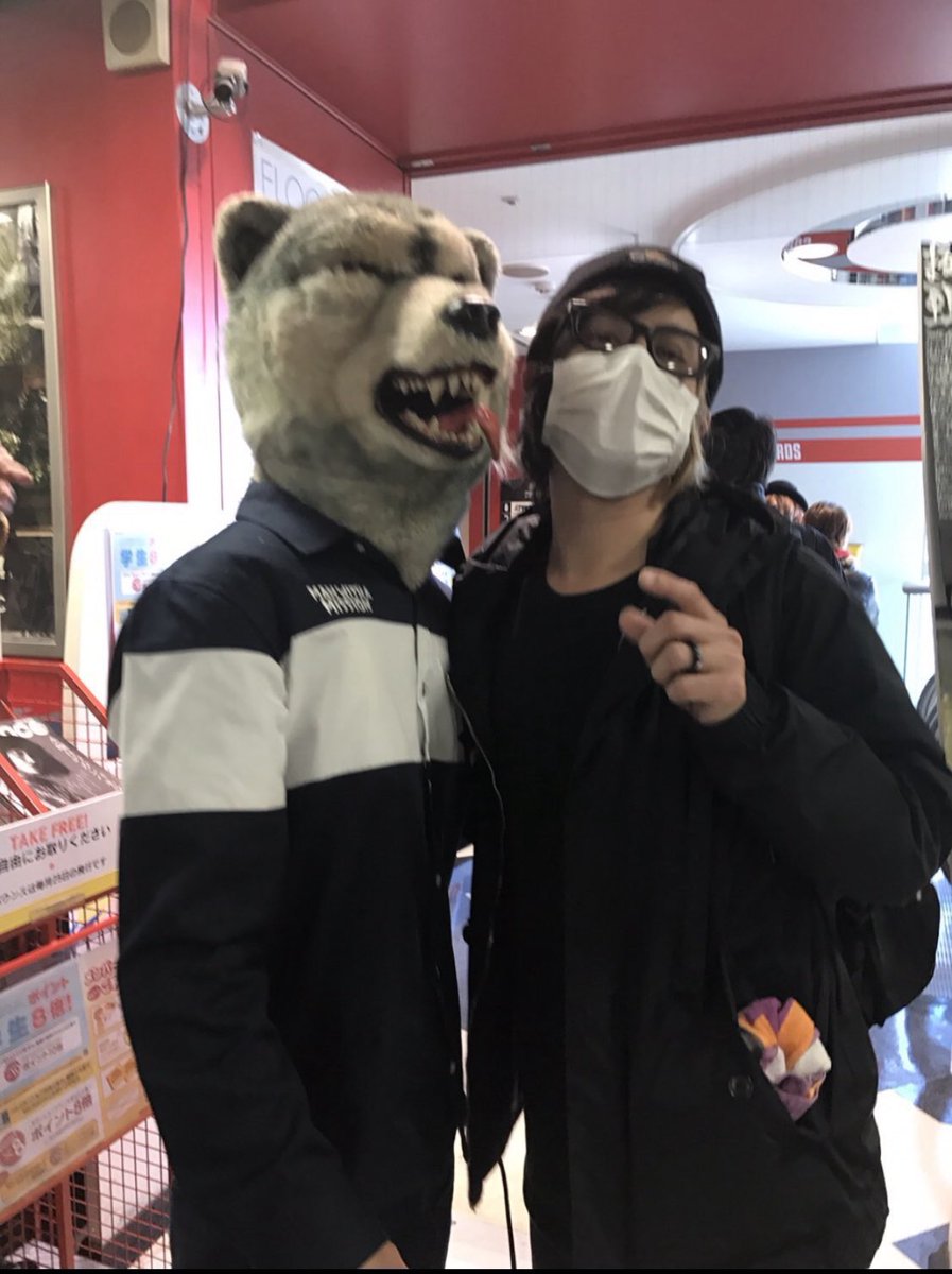 Shiro 後悔は死んでから Twitter वर マンウィズ のメンバーとこの距離でのツーショットは貴重 ﾟdﾟ ｶﾞｳｶﾞｳ コスプレではありません 本物 というか ちゃんとtv出演やライブしてる人たち じゃなくて狼たちです Mwam Djサンタモニカ カミカゼボーイ