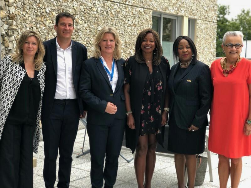FlesselLaura's tweet photo. Rentrée à Rennes pour la conférence FIFA sur le football féminin afin de promouvoir le sport féminin et la place des femmes dans le sport. @fatma_samoura  @BrigitHenriques @FrancoiseGatel @GaelLeBohec https://t.co/2J0Y4oQSAl