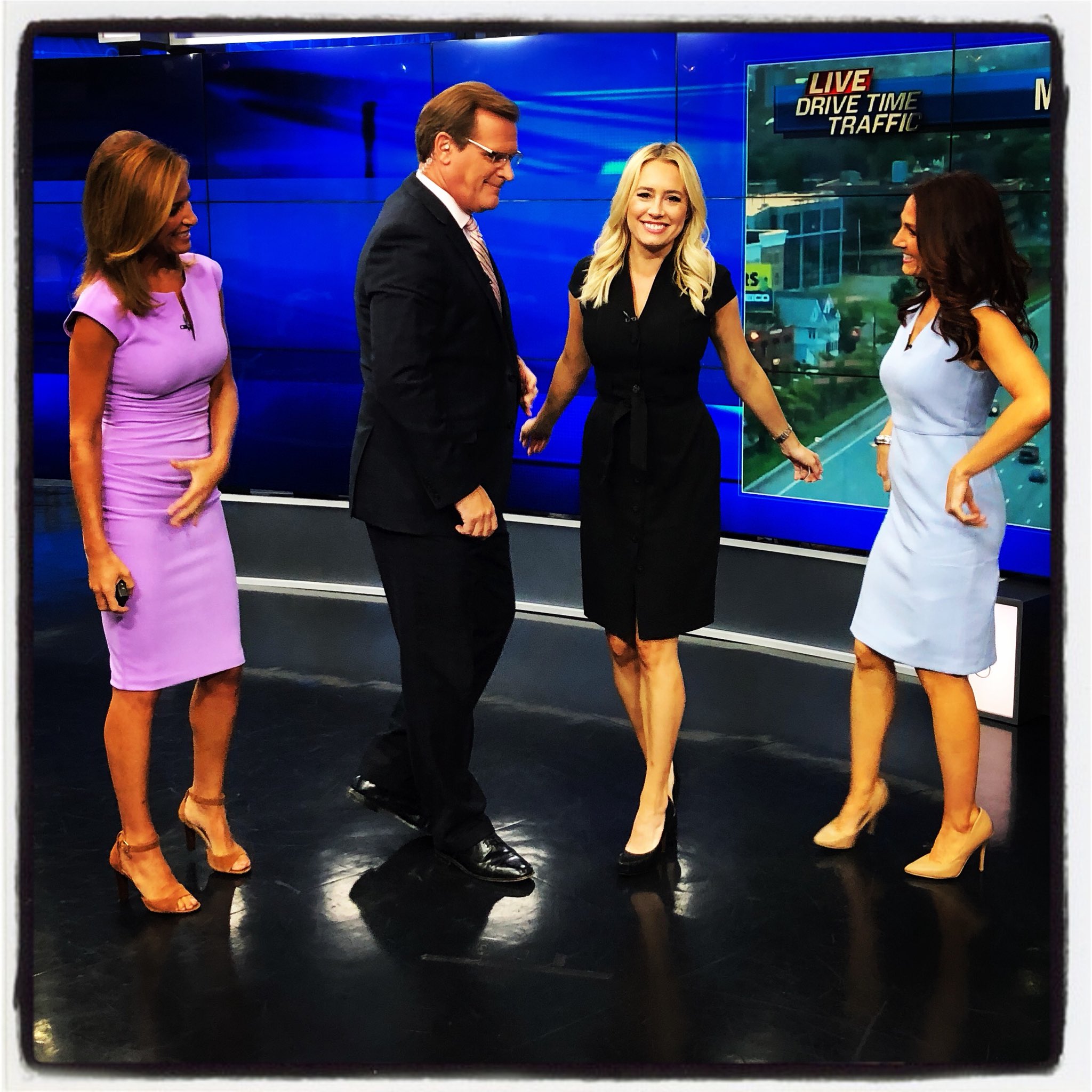 sara-underwood-a-twitter-celebrating-jacquiheinrich-this-morning-as-she-heads-off-to-nyc-for-network-job-foxnews-we-are-so-proud-of-you-https-t-co-fga7gyt4s7-twitter