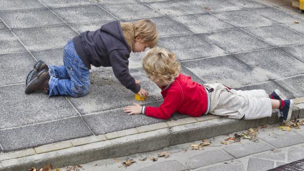 RTLnieuws's tweet image. VVD en D66 willen dat kinderopvang niet-ingeënt kind moet kunnen weigeren rtlnieuws.nl/nederland/poli…