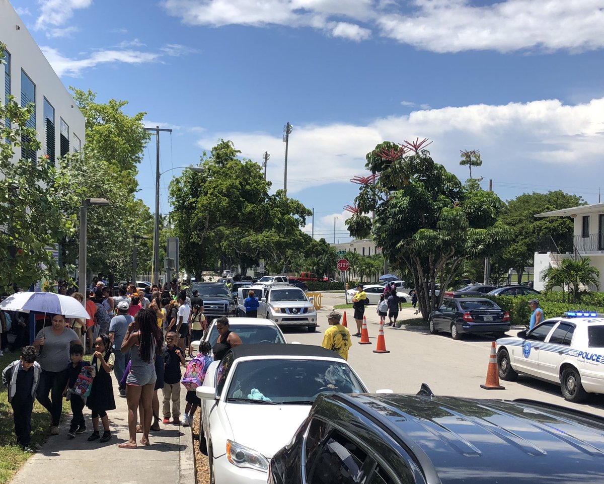 KERR_MPD's tweet photo. #Wynwood Beat Officers implemented the new traffic pattern for dismissal at @EneidaMHartner elementary. Please be patient on 5th Ave and 30 St. The safety of the kids is our priority. https://t.co/93gD1JCTyK