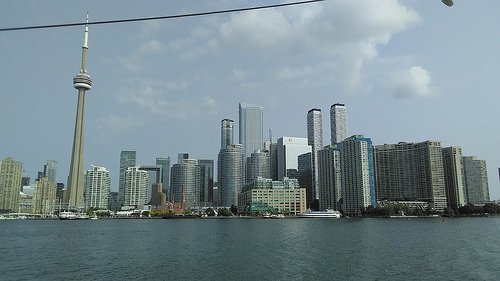 shawnvenasse's tweet photo. What a beautiful City! (Photos courtesy of Flickr - all Creative Commons) #Toronto #Torontothebeautiful #Torontopic #Torontopics #Torontophoto #Torontophotos #Realestate #Torontorealestate #ShawnVenasse #SalesRep #ElliDavisHomes #RoyalLePage #Sold #House #Condo #nitsauc https://t.co/eGouEM53EF
