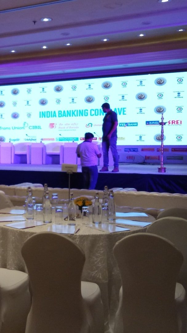 rishivrm9's tweet photo. BTS before the start of the session. #Indiabankingconclave 
#CEPR_IBC
@ceprind
@iammunishankar @subhash1978
#ArunJaitley #KirenRijiju https://t.co/dpAu7b8jAH