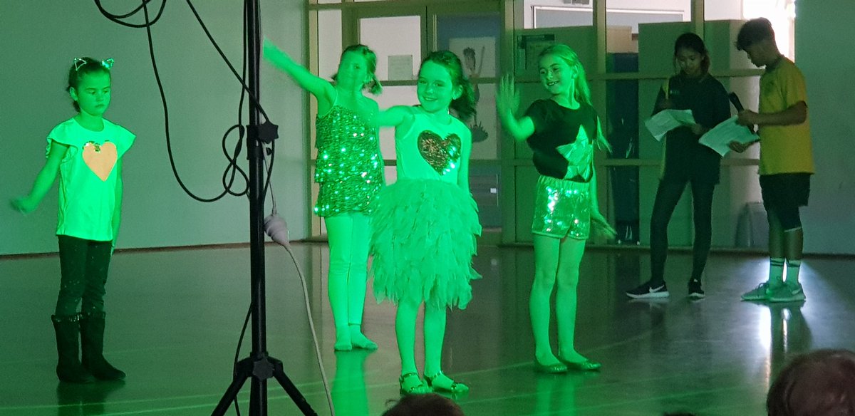 DarrynLyons's tweet photo. Amazing day #Laraprimaryjusdging Laras got talent #extroadinary #communityservice #kids #wonderful thankyou all at Lara primary x https://t.co/pfKhQfhVQC