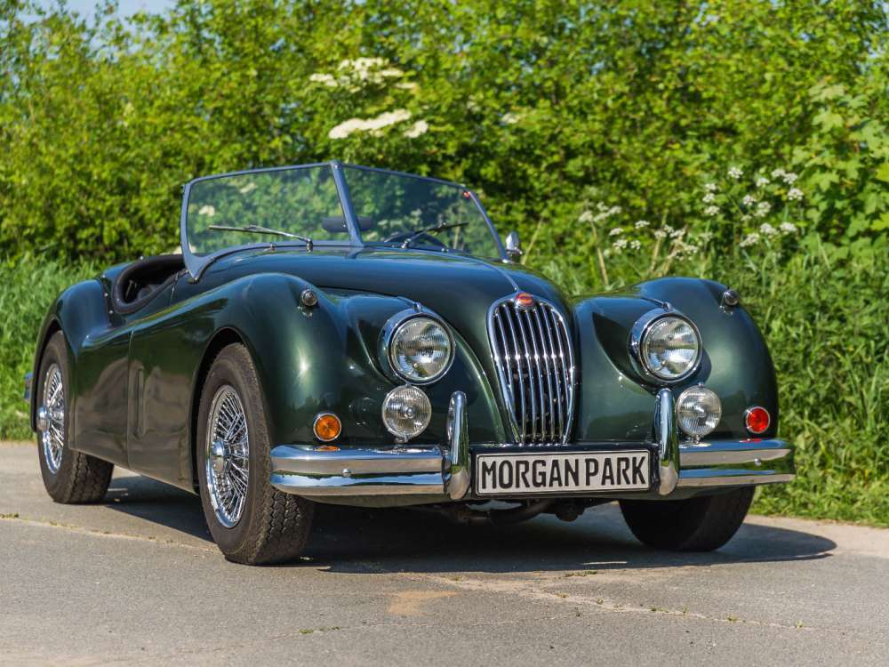 CarWithStyle's tweet photo. 1954 Jaguar XK 140 4.2 OpenTwoSeater OTS - Classic Cabriolet, Metallic British Racing Green, Top Condition
Tags: #1954 #Jaguar #XK140 #Cabriolet #Classic #OpenTwoSeater #OTS
https://t.co/iDTxHNiMs6 https://t.co/M5f5sPicNA