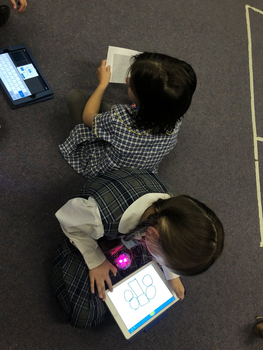 MrsQuartly's tweet image. Digital revamp of the classic communication and vocab and game! No peeking! Can you get Sphero to draw the right picture? @SpheroEdu @Sphero @Cessnockeps #robotics #digitallearningtools #edtech #aussieED