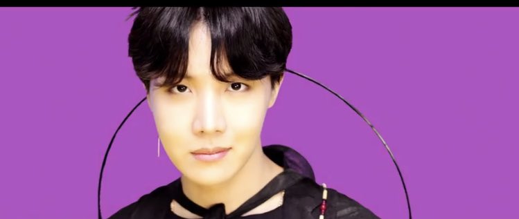 bts_trans0's tweet photo. 여러분 사람들이 IDOL 이 중국하고 일본꺼라고 알고 있대요ㅜㅜ
1. The tiger at the beginning of the IDOL teaser showed the traditional tiger of Korea

2. The outfits are KOREAN traditional clothes called HANBOK

3. The beat is related to PANSORI, the Traditional music of KOREA. #bts https://t.co/2d1cEbTiFu