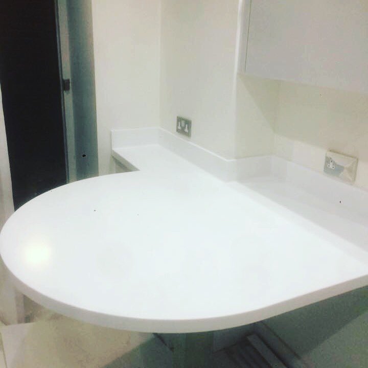 Techtops08's tweet image. Tristone pure White Island in a luxury flat in London 

#london #tristone #techtops #flat #kitchen #island #awesome @TristoneUK
