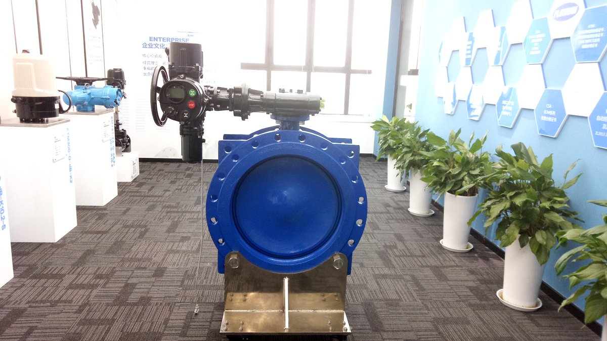 Now, the big guy arrives.#multiturn #electricactuator