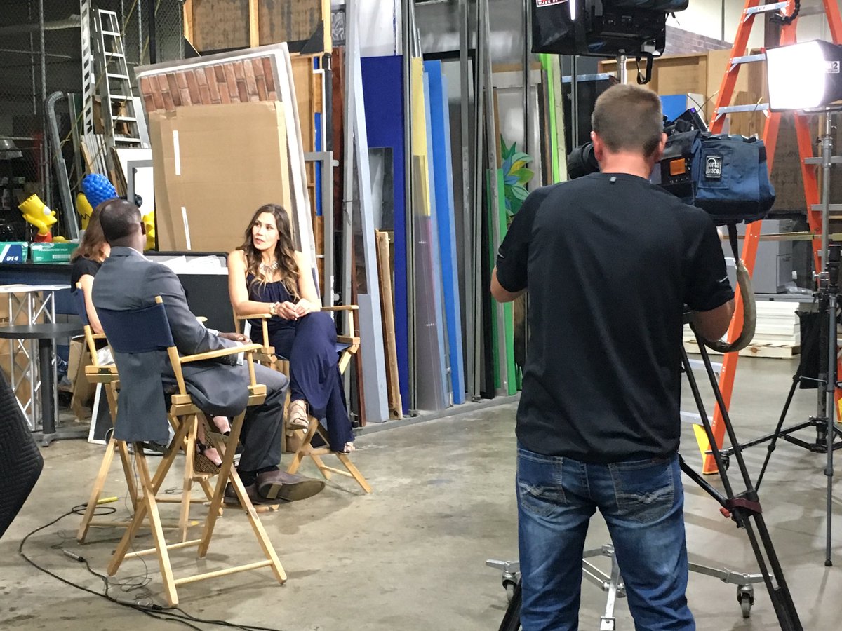 arkimbrough's tweet photo. More Behind The Scenes of the making of the @FOX2News #FacebookWatch series #THREECHAIRS Episode Two: @langeamyFOX2 @RandyWFOX2 @RMurdochFOX2 @Fox2AssistantND @jaydillo https://t.co/RbdmrzCCNp