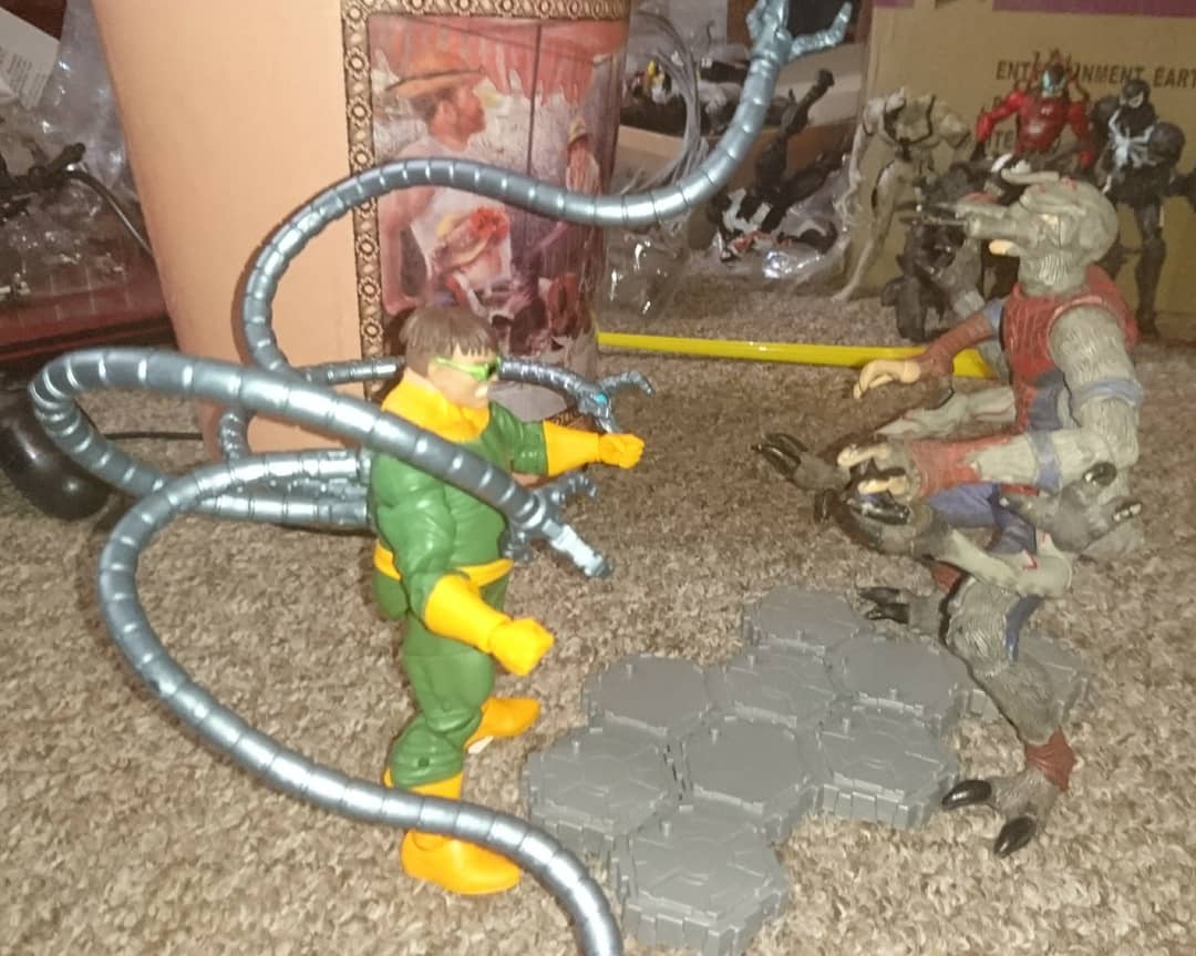 RBurnand's tweet image. #DocOck v #Manspider
#spiderman #marvel #marvelLegends #Sinistersix #mutant