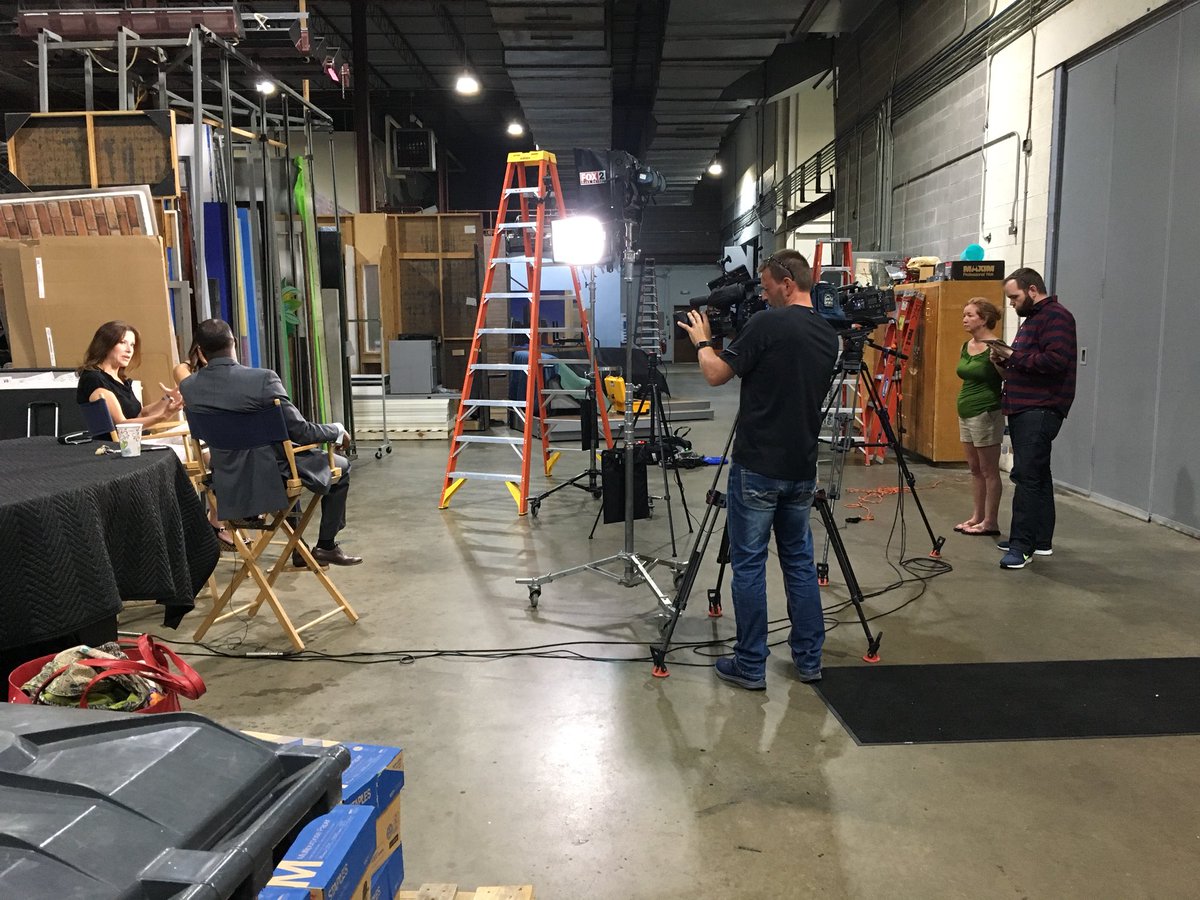arkimbrough's tweet photo. Even More Behind The Scenes of the making of the @FOX2News #FacebookWatch series #THREECHAIRS Episode Two: @langeamyFOX2 @RandyWFOX2 @RMurdochFOX2 @Fox2AssistantND @jaydillo https://t.co/nTOQX6LJ1B