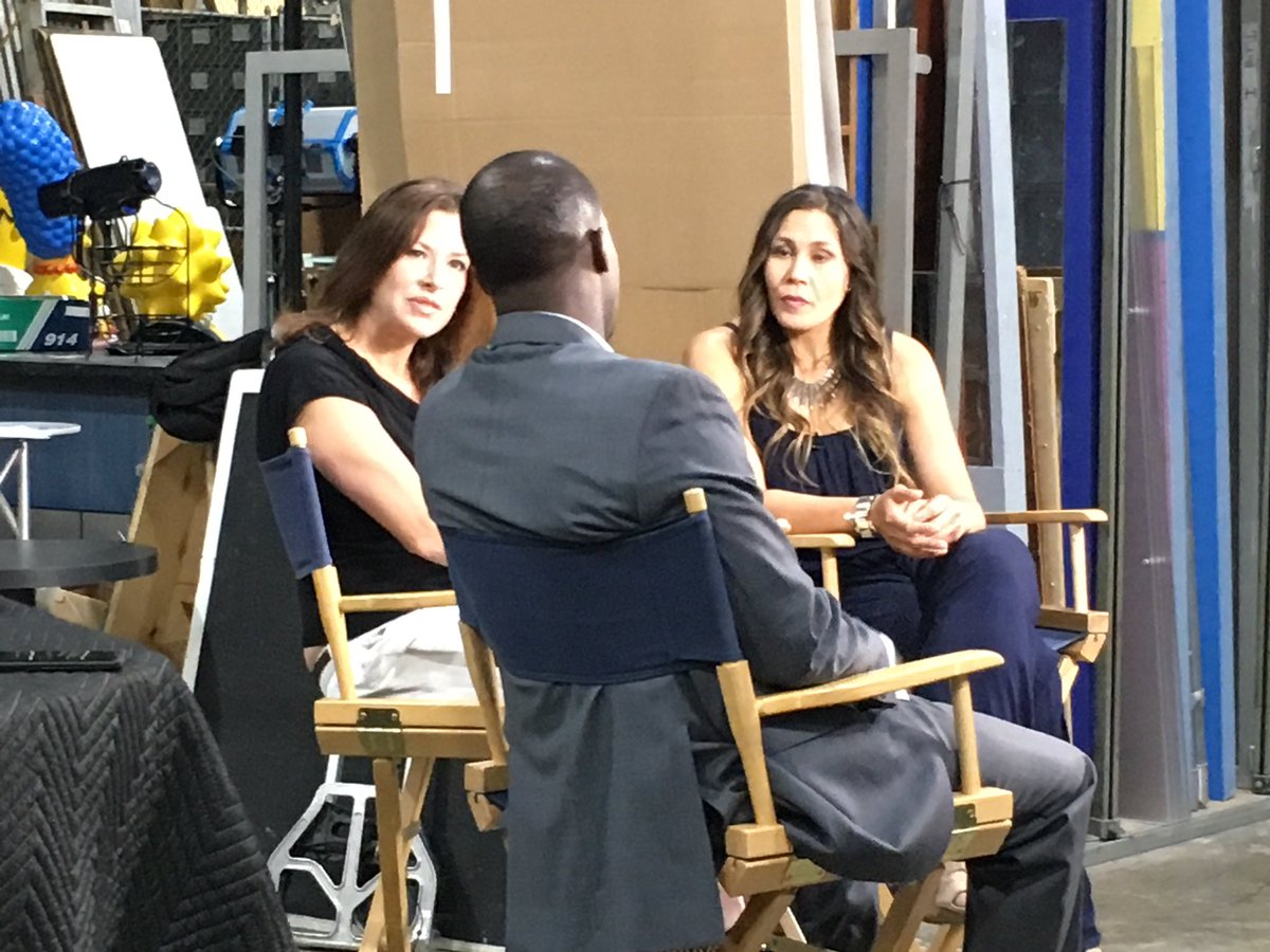 arkimbrough's tweet photo. Even More Behind The Scenes of the making of the @FOX2News #FacebookWatch series #THREECHAIRS Episode Two: @langeamyFOX2 @RandyWFOX2 @RMurdochFOX2 @Fox2AssistantND @jaydillo https://t.co/nTOQX6LJ1B
