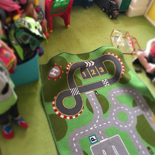naklane's tweet photo. Hugo wanted his race tracked banked like Lightening McQueen has it so found some blocks and stuffed them under the corners by himself!
#TheLanesOfCorby #HugoJames #ThisKidHasSmarts https://t.co/o0pD1Bg7Al https://t.co/xoZfeq1DpI