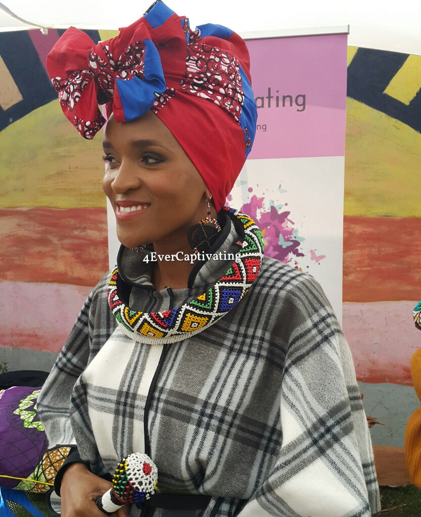 4EvaCaptivating's tweet photo. Headwraps.
#notforbadhairdays #bofatuku #headwrapnation #headwrapstyles #tukudiaries #tukufontein #tuku #crownofqueens #headwrapping #respectthedoek #doekfontein #wrapped #doekit #africanprint #shuka #masaiblanket https://t.co/PI6fMlIBT1