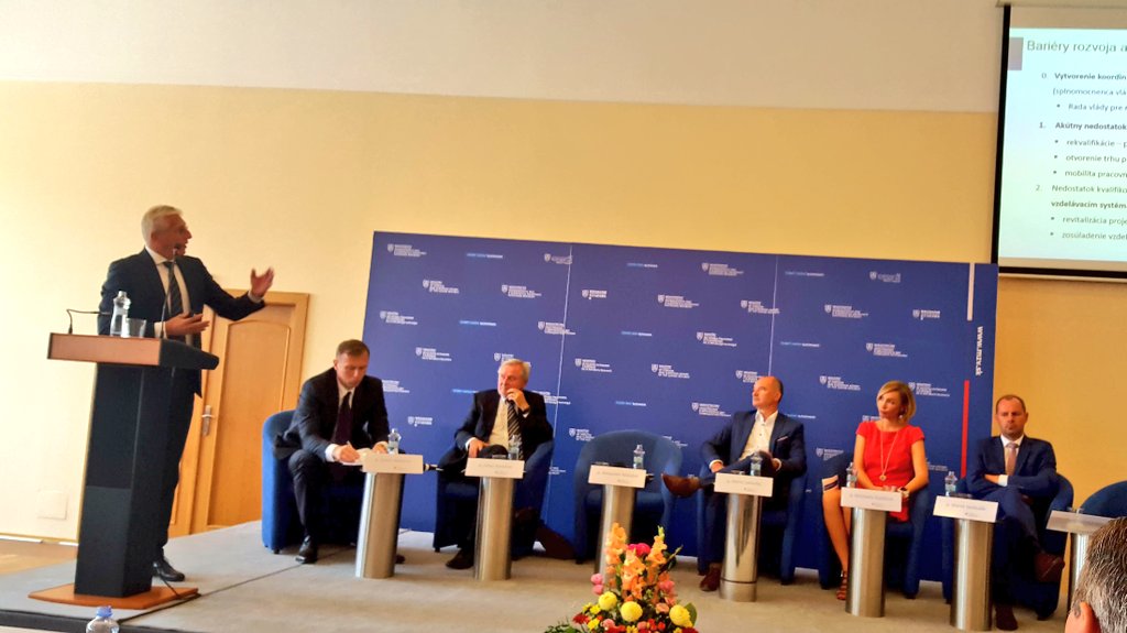 RehakLubomir's tweet photo. Lack of qualified workers among main factors limiting economic growth in #Slovakia. Dialogue of Ambassadors with associations of #Automotive, #infotechnologies, #ElectricalEngineering, #Hotels&Restaurants and Chamber of Commerce & Industry SOPK #DigitalCoalition
#SKamb https://t.co/vXh2DC1Ovz