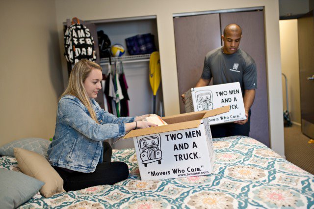 TMT_Princeton's tweet photo. College move in week is here! Schedule any last minute moves to ensure a stress free move in for your family. Give us a call at 856-533-5900 to schedule your move. #TMTprinceton #moverswhocare #moveinday https://t.co/l7P3pPWn6N