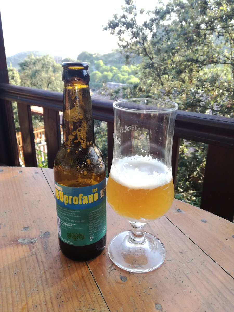 Gaudint d'una increïble #sessionibuprofano una versió estiuenca de la immillorable #DobleIpa #ibuprofano de #reptilianBrewery al Càmping <a href="/serradeprades/">Serra de Prades Mountains</a> #Instabeer #Ipa #craftbeer #CervesaArtesanaCatalana