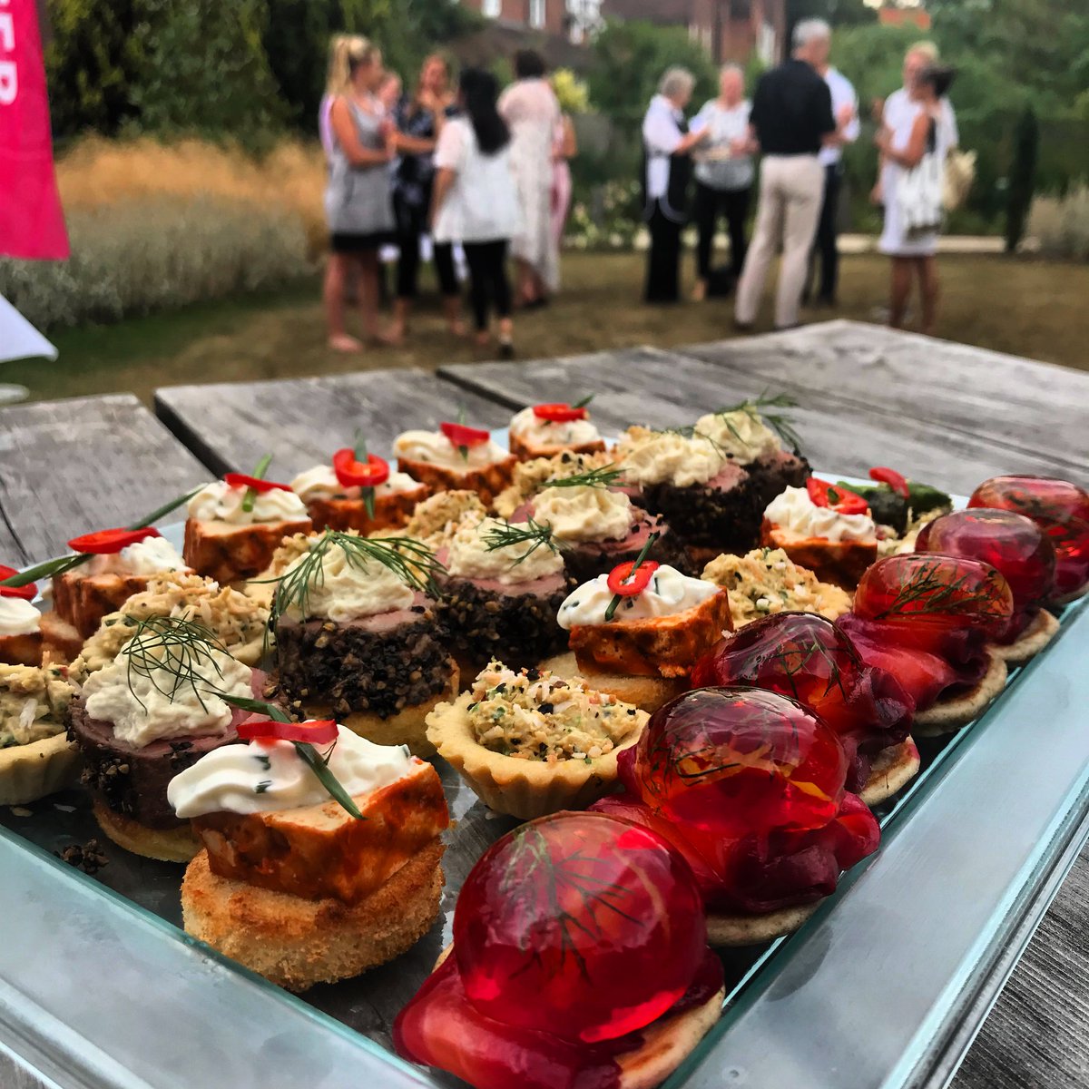 Is it just us, or is there an autumnal feeling in the air? 🍂🍁 We're not sure we're ready yet, so here's a mini #ThrowbackThursday to good times at our clic+ members summer garden party earlier this month 🎉