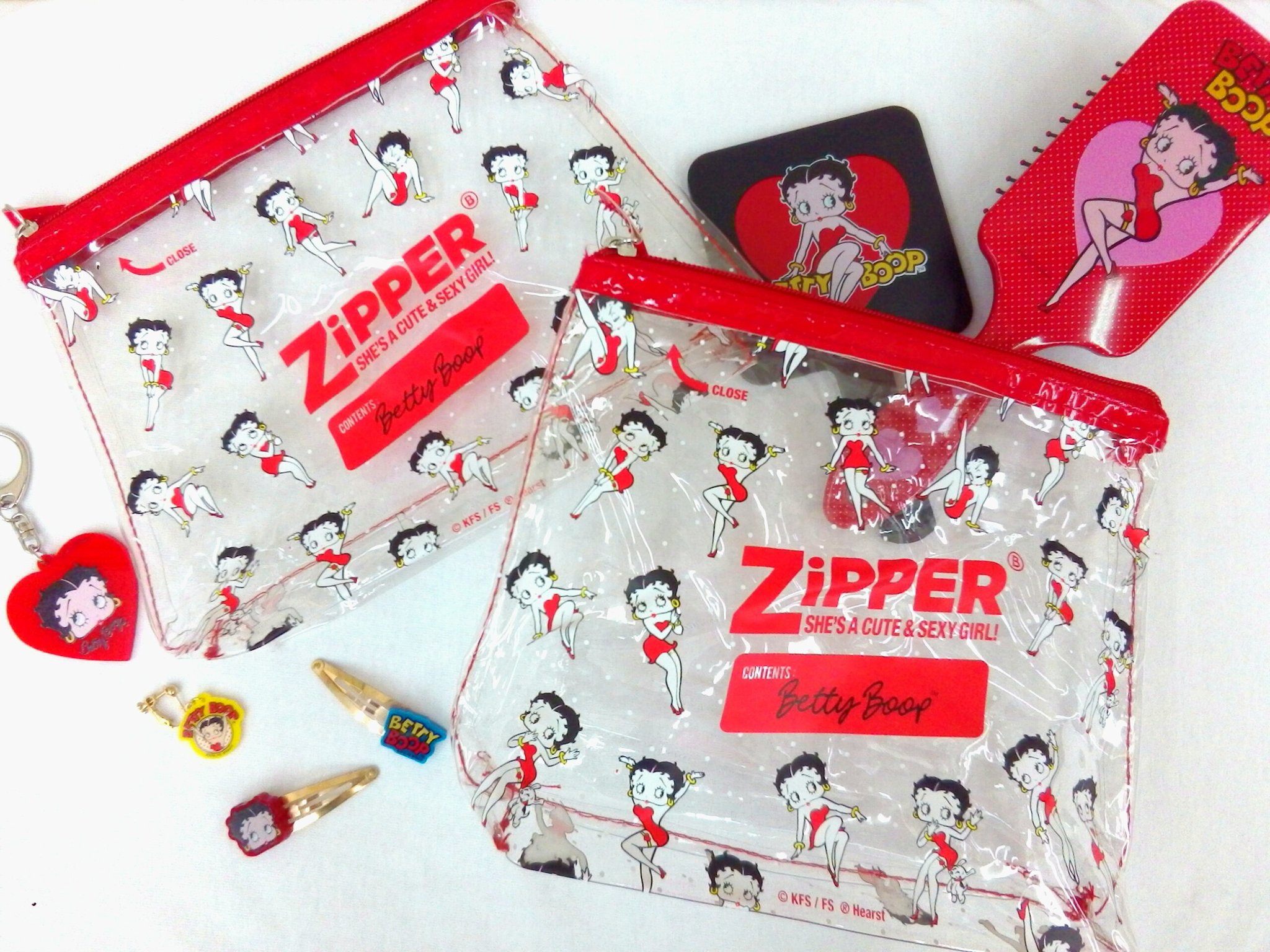 تويتر サンキューマートイオンタウン郡山店 على تويتر Betty Boop サンキューマート 人気のため完売しておりました Betty Boopのクリアポーチが入荷 ジッパーの下にcloseの文字があったり ベティちゃんのなまえ入りだったり遊び心満点なデザイン 他の