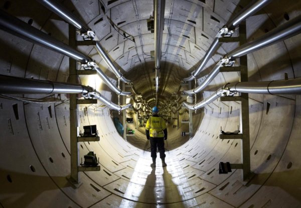 CREinspired's tweet photo. Murphy wins £35m Croydon power cable contract https://t.co/PxSsGmNbKQ #cre #construction #MurphyamdSonsLtd #NationalGrid #PowerCables https://t.co/nBUj1UAZ2g