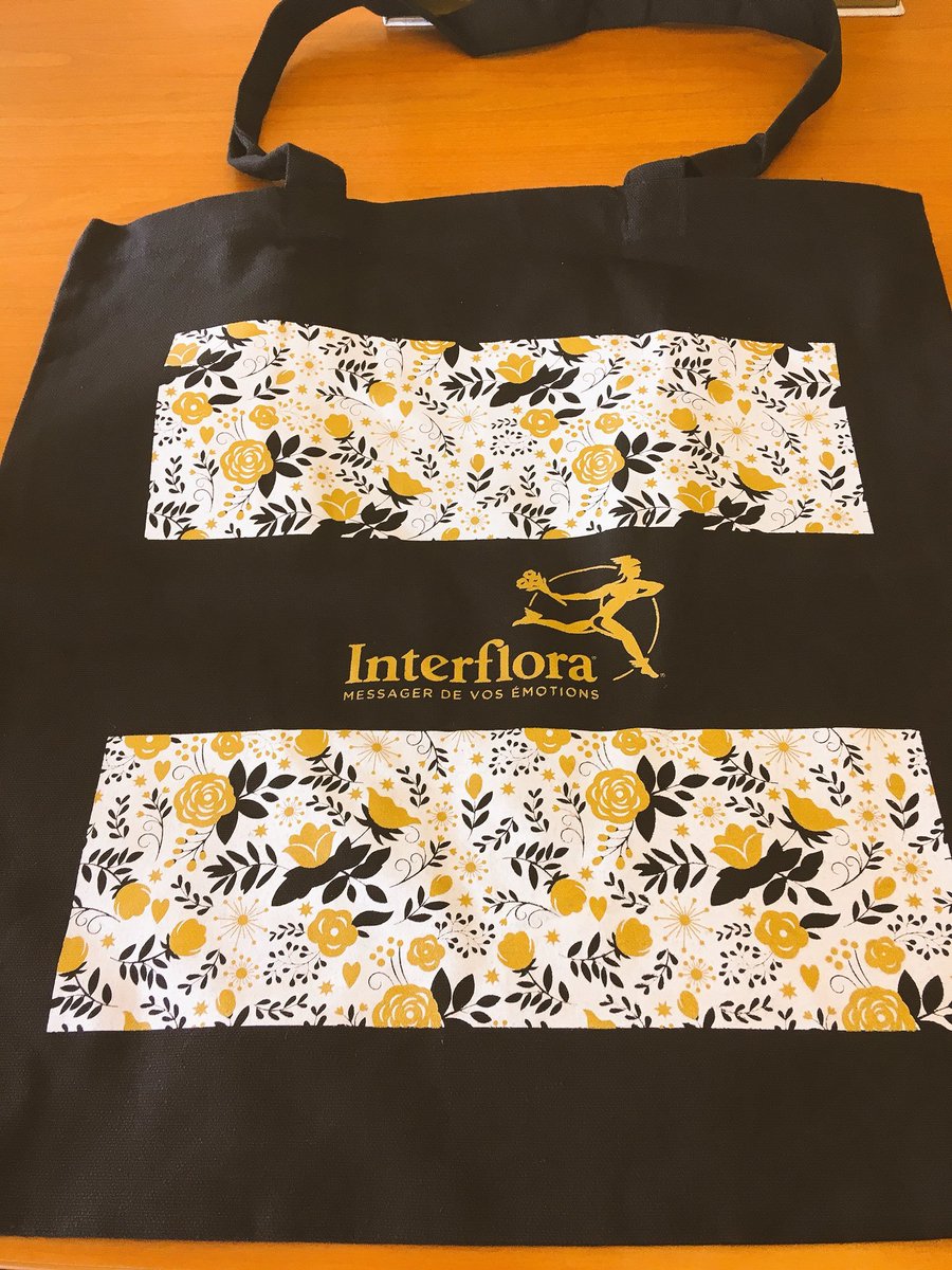 Interflora's tweet photo. 🌹Concours : C'est la Sainte Rose 🌹
RT et tweetez #DesRosesPourToi en citant un(e) twitto/a pour tenter de lui faire gagner un bouquet de roses ou un des 5 tote bags Interflora 💐 https://t.co/R22W5GcRKV