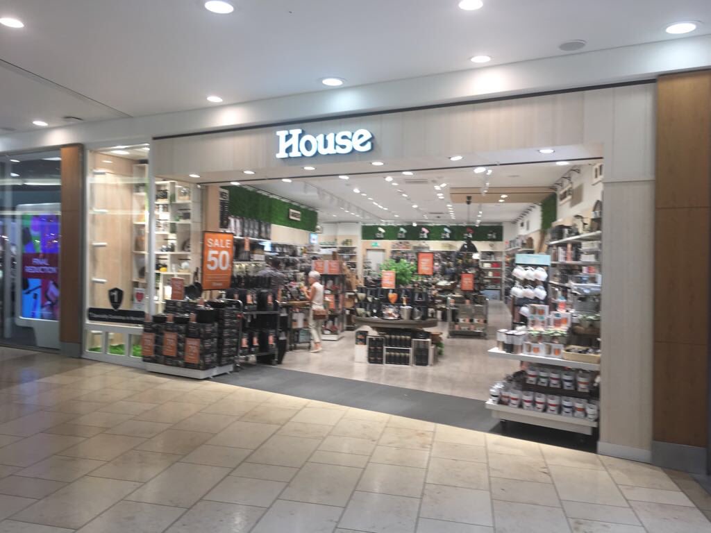 LMretail's tweet photo. Fantastic new additions to @intuChapelfield with House and Timberland now open. Both looking great! @intugroup @LMretail @Timberland @HouseRetailAus https://t.co/228sBOFTWL