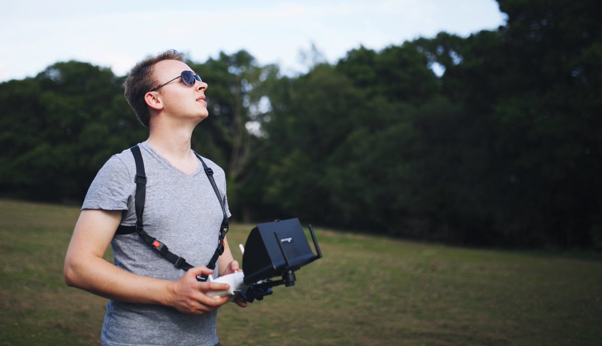 HighlineMediaUK's tweet photo. Did you know that our pilot, Theo, is a flying instructor for planes? Our other pilot, Tom, has a First Class UAV license, allowing him to operate drones day or night. We don't just want to fly drones, we want to be the best we can be. #discoverthenewpersepctive #drones #Pilot https://t.co/lApRDAE8i8