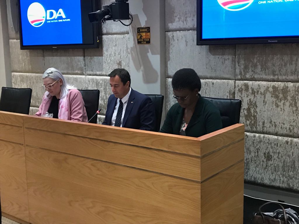 Our_DA's tweet photo. The press conference is underway!
Our leaders are presenting evidence of how #SateCapture has crippled government’s SOE’s and brought them into a state of paralysis. https://t.co/ewVSgCbeNt