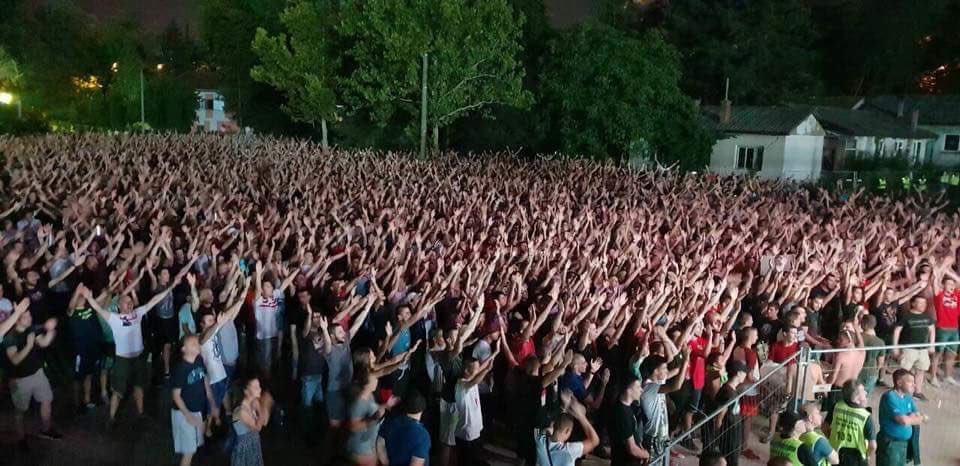 Crvena Zvezda - RB Salzburg. Delije supporting their club in front of the stadium in Belgrade 21.08.2018
#ultras #hooligans #tifo #crvenazvezda #delije #uefamafia