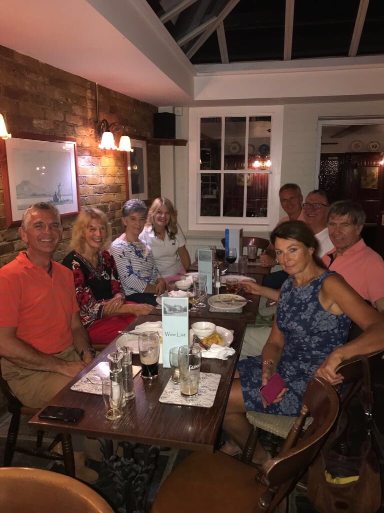WeyfarersRC's tweet photo. Another jolly evening at the Old Crown #wednesdaysocial @WeyfarersRC https://t.co/FuK9hmc7ST