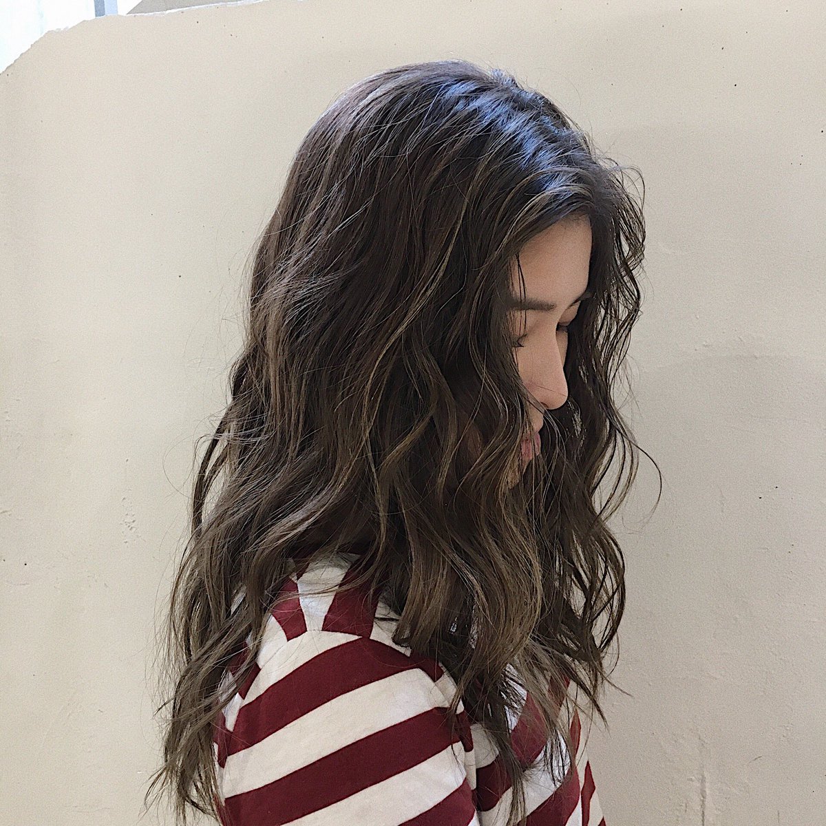 NatsukiJenner's tweet photo. 技術向上の���ご協力頂けるモデルさんを募集します🌹 #バレイヤージュ に興味のある方ご連絡ください！モデル料金でお安くやらせて頂きます🐥🌈時間に余裕をもってご応募ください！イメージは写真の様な感じです。 #表参道 #カラーモデル #グラデーション #ハイライト #外国人風カラー #トリートメント https://t.co/ycugyNvbPj