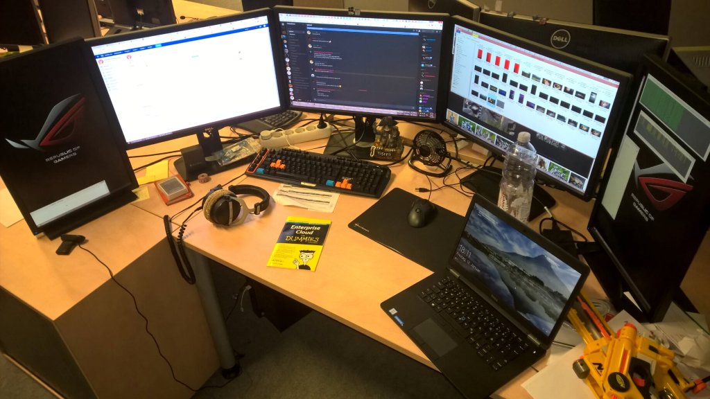 4spawn2play's tweet image. #five+1 #realprogrammer 😏
