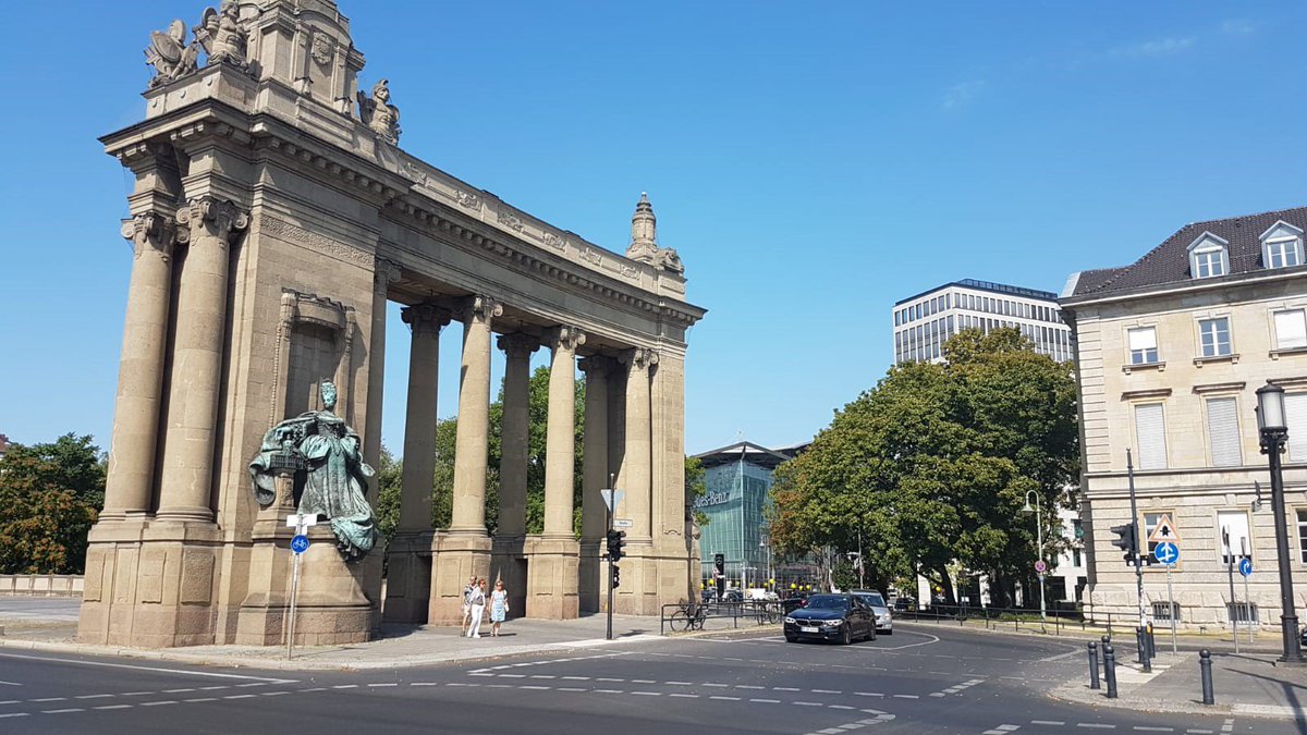 TKinBerlinBB's tweet photo. Bin auf dem Weg zum #BarCampVR. Freue mich auf einen regen Austausch. ^SH https://t.co/JoL5jwYWAk