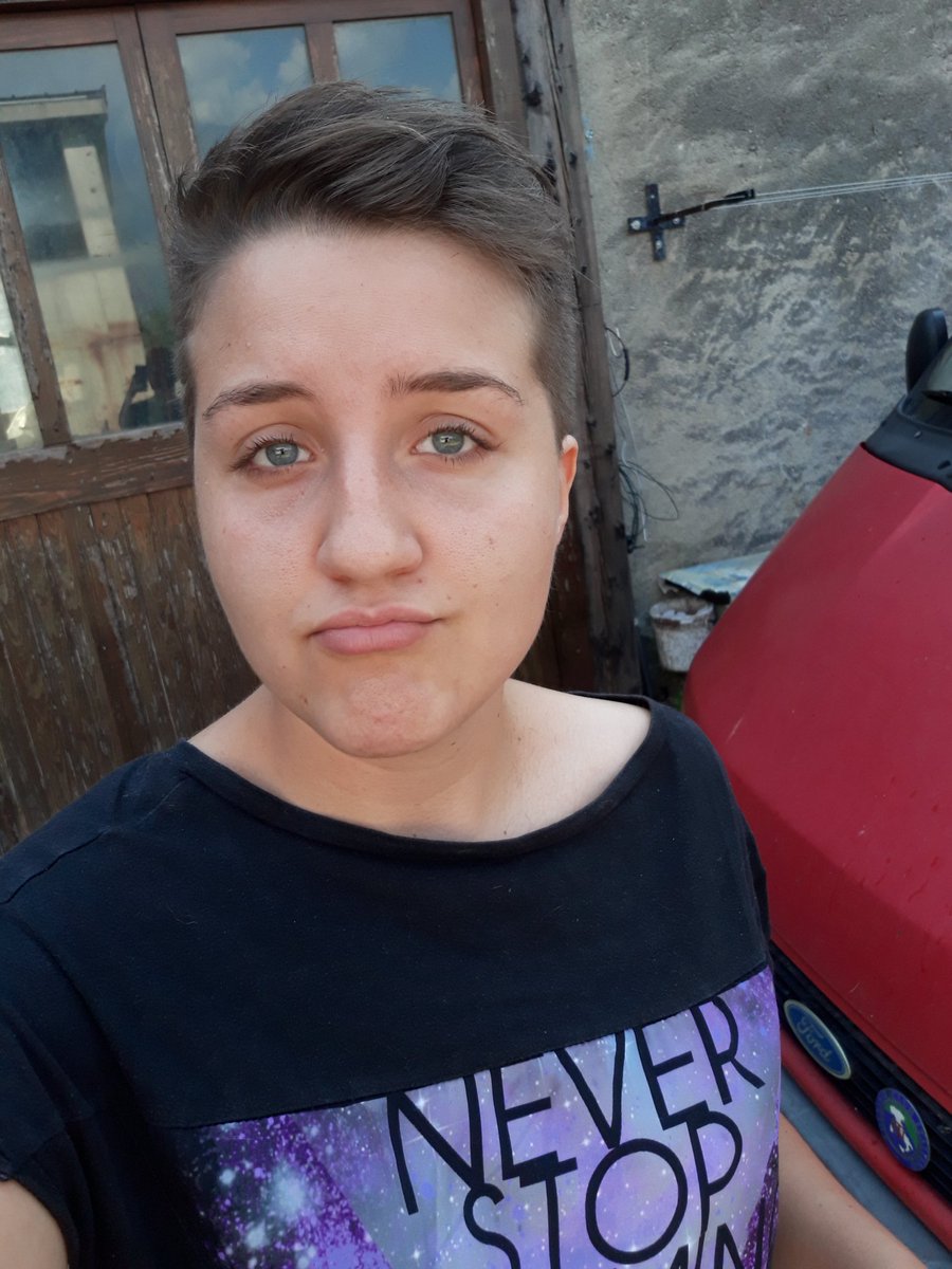 _imradioactive's tweet photo. Yo guys it's me, your favourite 22 years old toddler! 🙈😂 

#lookpositive #newlook #newhaircut #wlw https://t.co/bDx2zCrGh2
