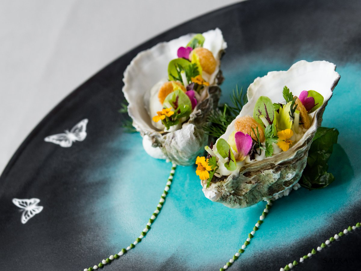 Safran_Paris's tweet photo. Colours and contrasts with the unique creations of the 2 starred-chef Fabrice Vulin, on our plates from the private collection Papillons ! 

#SafranParis #gastronomy  #TastingRoom #restaurant #luxuryhotels #beautiful #food #tableware #chef #photography https://t.co/OSyusjqLwb