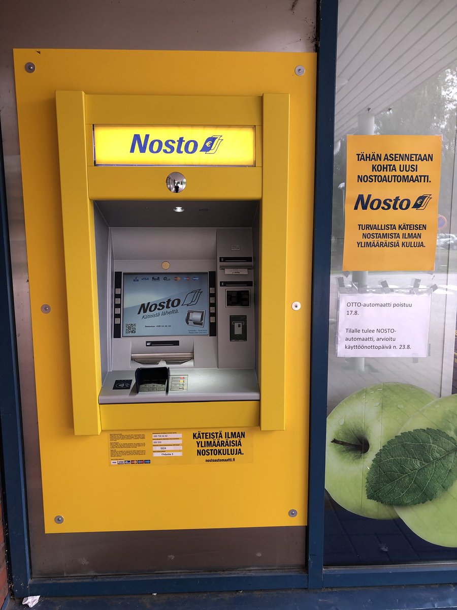 AnneLindn3's tweet photo. Ottomaatti vaihtunut Nosto automaatiksi. ” Käyttöliittymä” entistäkin selkeämpi ja yksinkertaisempi. Silti opastin neljää takana olevaa rahan nostossa. #digituki#digi https://t.co/EgaLiZlkde