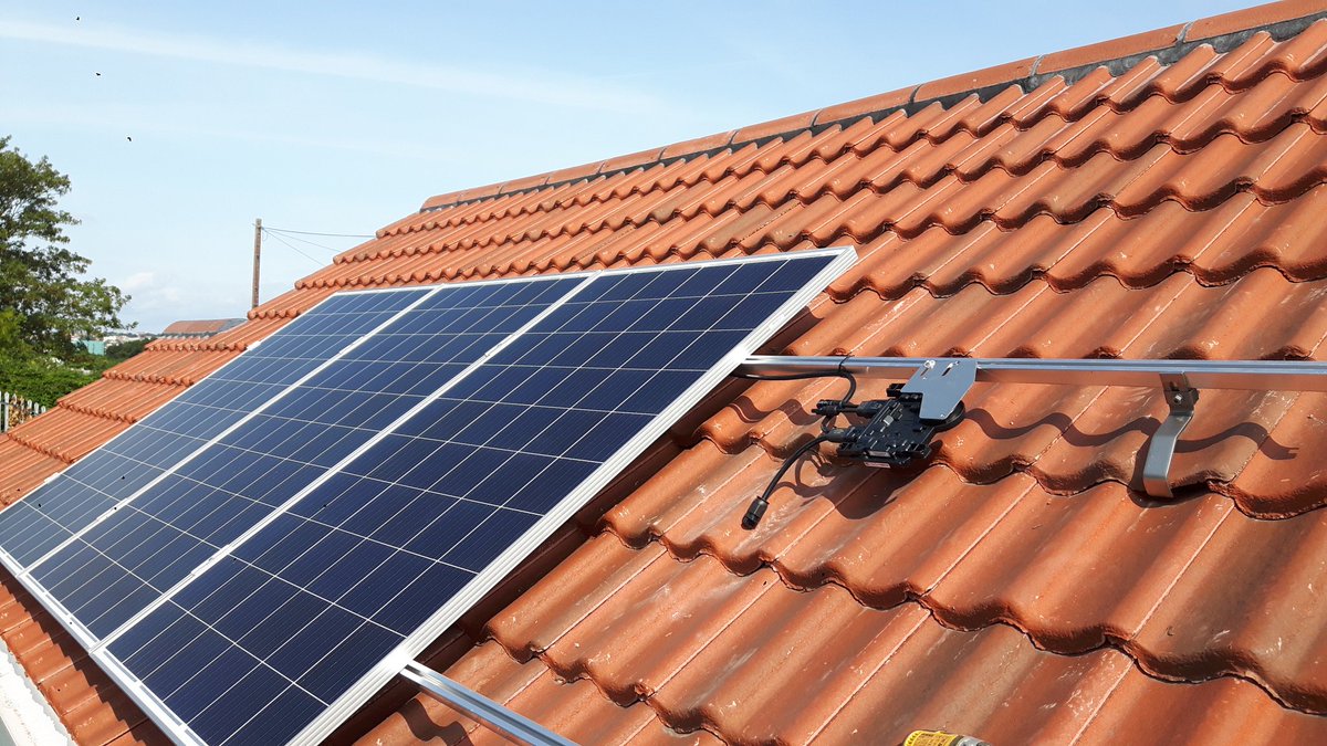 gem_solar's tweet photo. An example of how simple PV can be for a new build house in Bristol. By using the @Enphase IQ7 micro inverters, installation is straightforward and low cost.  Why don't all new houses have Solar PV?
Gemsolar 0117 9020095 https://t.co/srfFCak9xA