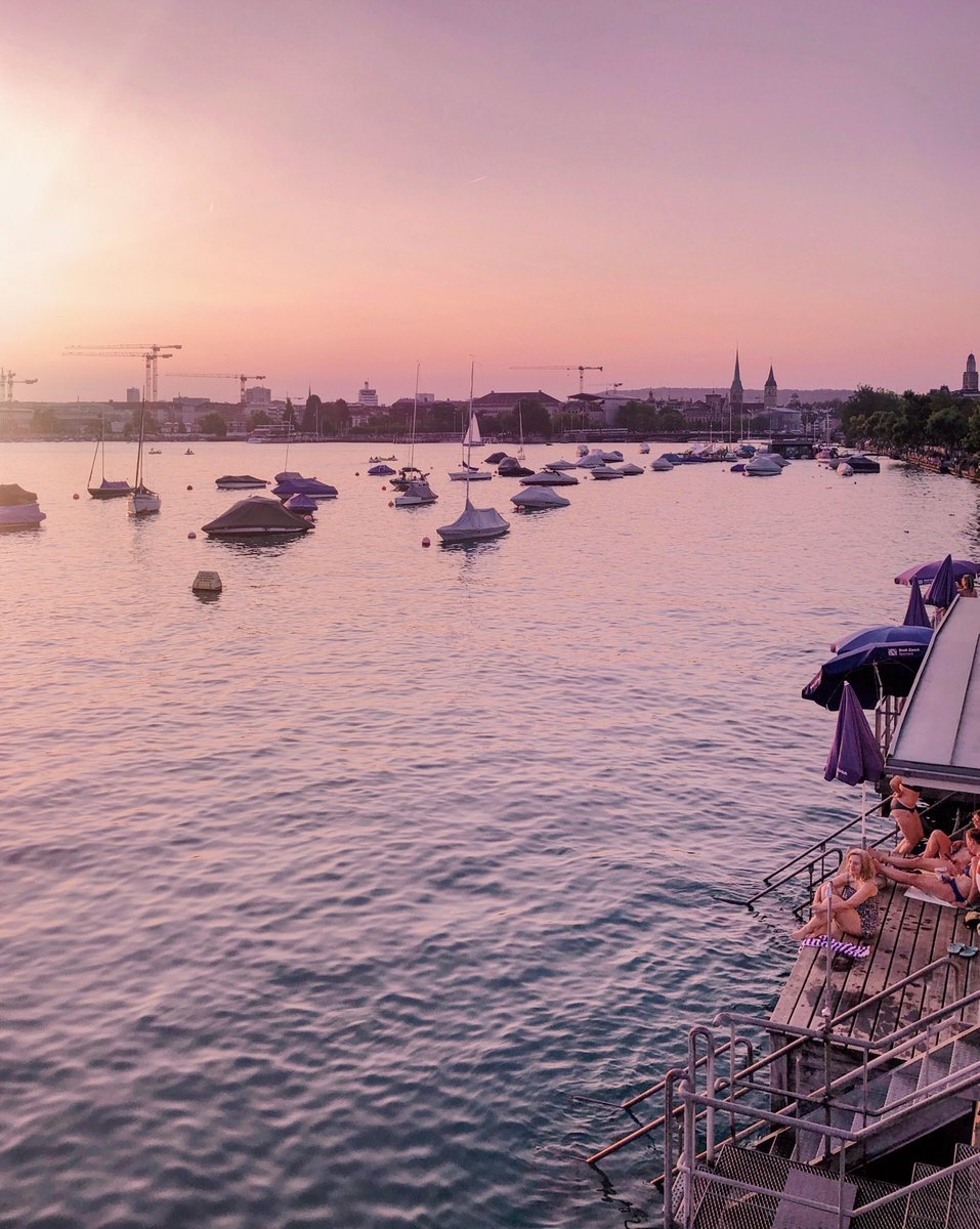 Summer + Badi = 💗
We can’t deny warm summer evenings by our lake are divine 🌈🙌🏼 Fingers crossed this warm temperatures linger a little longer. #zürilove #badiutoquai #ShotoniPhoneX