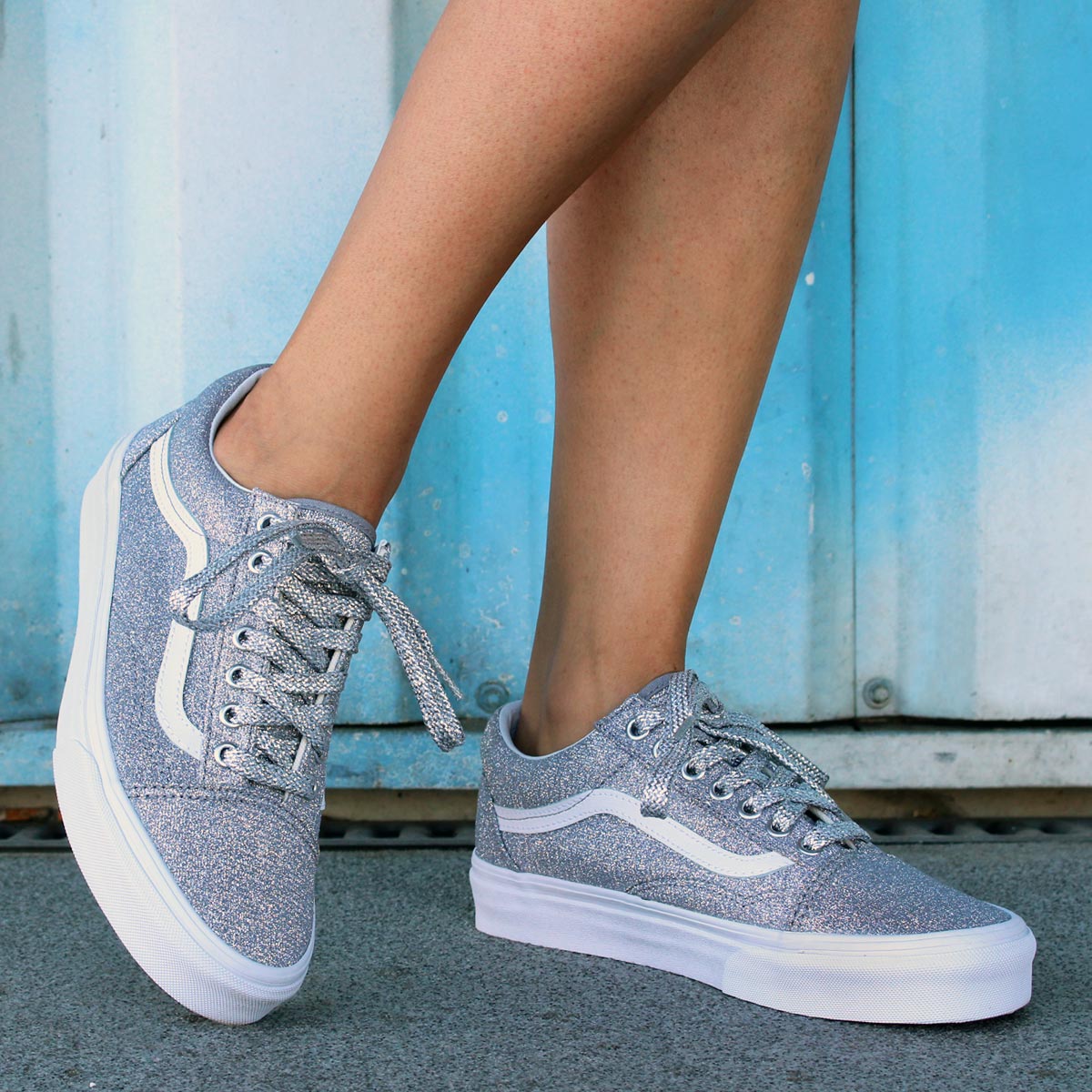 Spartoo_Gr's tweet photo. Όταν τα #Vans γυαλίζουν, είναι ακόμα καλύτερα ! 🤩
 Δείτε τα πόσο όμορφα είναι  ➤https://t.co/95xqmAjFg5 https://t.co/Bodj9gdscS