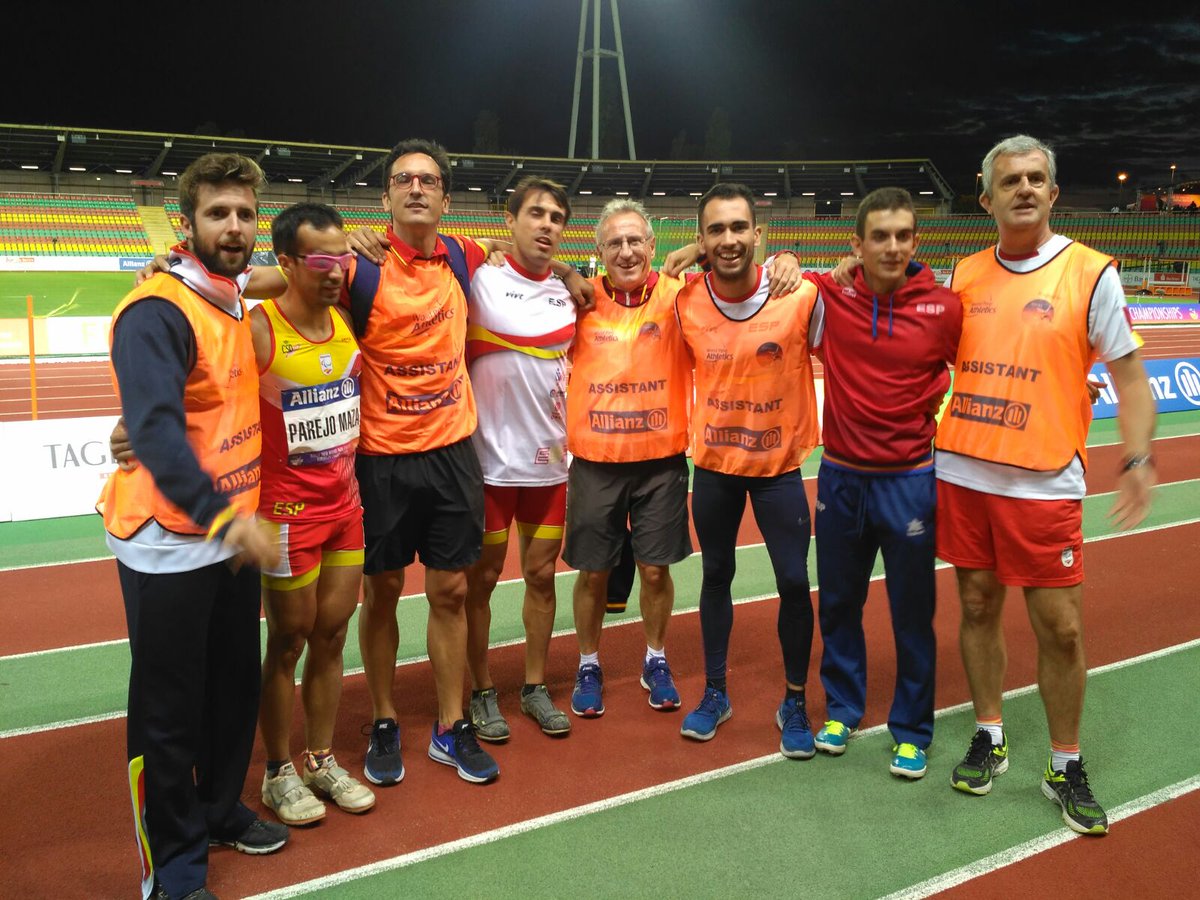 El atleta <a href="/MParejoMaza/">Martín Parejo</a> del @ISS_Lhospitalet cierra el campeonato de Europa de #Berlin2018 con una plata en los 100m T11 y logrando marca personal!! 🥈Enhorabuena a  él, su guía y entrenador! 🇩🇪