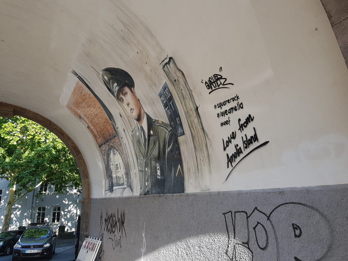 Here's one he made earlier - #ThrowbackThursday to when <a href="/GnasherMurals/">Gnasher</a> did 'The King' #GnasherStyle 🙌 #TheKingLivesOn #BadNauheim #AmeliaIsland